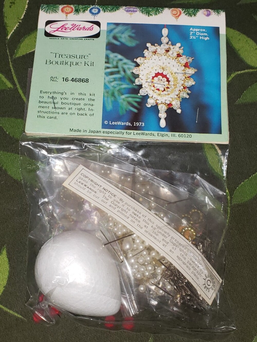 Vintage 1973 LeeWards Needle Arts Christmas Ornament Kit "Treasure"